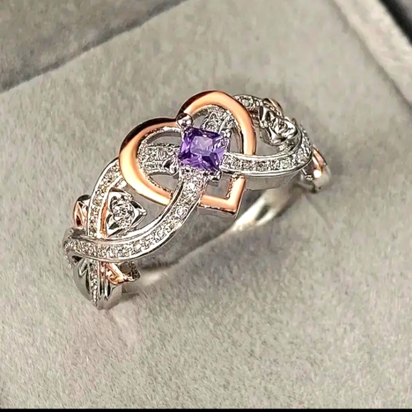 Jewelry - GORGOUS Ring